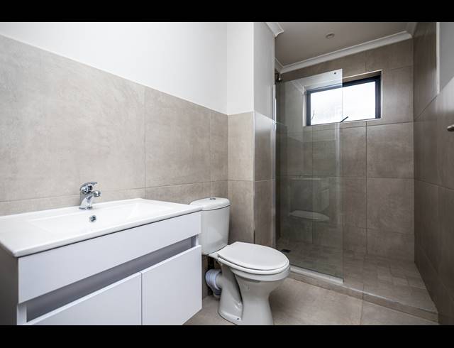 20 BEDROOM APARTMENT BLOCK FOR SALE IN TABLE VIEW